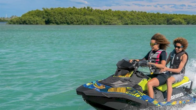 Fun in the sun: 5 things you should know to ride a watercraft